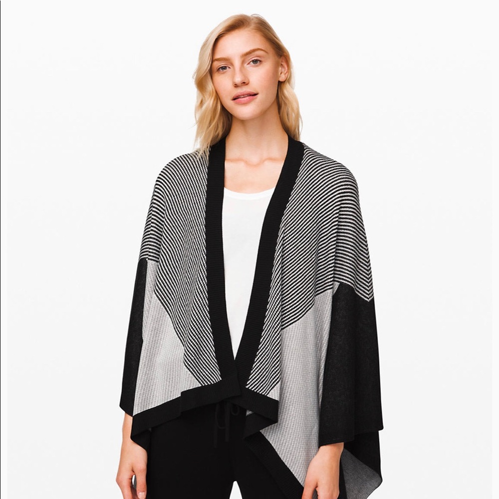 BNWT Lululemon here for serenity wrap